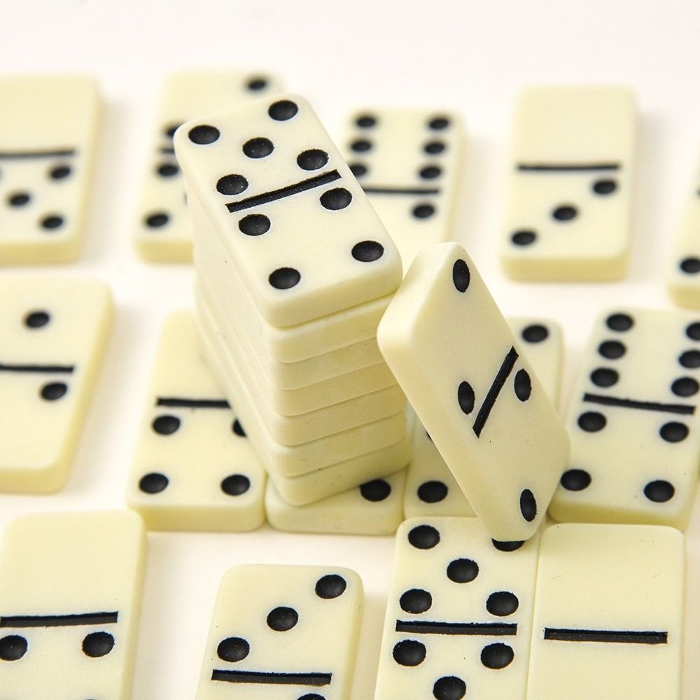Jeu de dominos double six 28 p - Board Game Monopoli avis et prix